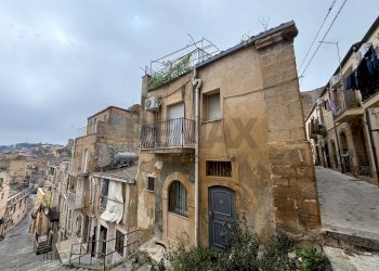 Edificio all\'aperto - Appartamento via altamore
 
10, Caltagirone - foto 31