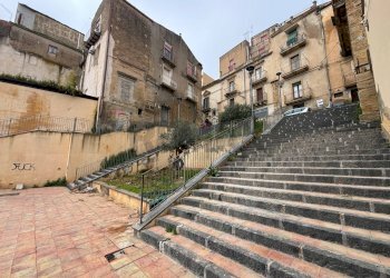 Edificio all\'aperto - Appartamento via altamore
 
10, Caltagirone - foto 2