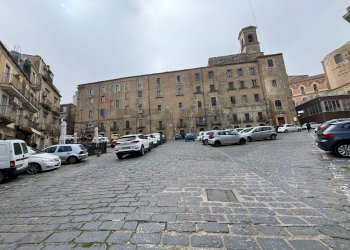 Edificio all\'aperto - Appartamento via altamore
 
10, Caltagirone - foto 35