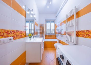 Bagno - Bilocale Via Dei Campi Flegrei
 
61, Roma - foto 26