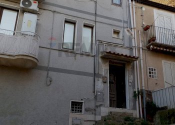 Edificio all\'aperto - Bilocale Via Belomia
 
93, Mirabella Imbaccari - foto 2