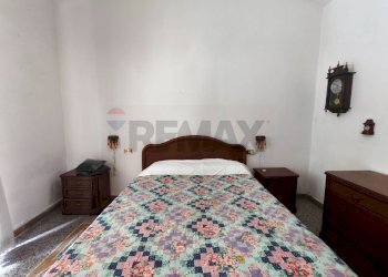 Camera / camera da letto - Quadrilocale Via Doninzetti
 
8, Savona - foto 7