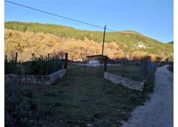 Vista delle montagne - Terreno edificabile via valle perchiana
 
snc, L'Aquila - foto 4