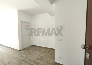 Stanza vuota - Trilocale VIA FONTESECCO
 
23-25, L'Aquila - foto 5