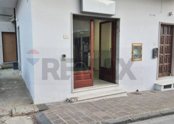 Edificio all\'aperto - Locale Commerciale via Angelo Minichiello
sn, Grottaminarda - foto 1