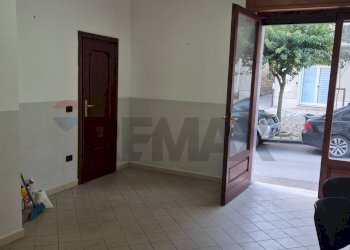 Stanza vuota - Locale Commerciale via Angelo Minichiello
sn, Grottaminarda - foto 4