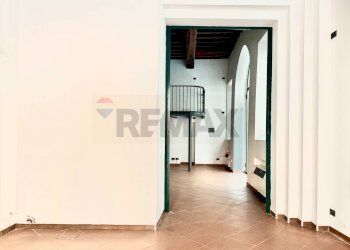Hall / corridoio - Commercial Premises Via Canalino
 
70/72, Modena - photo 2