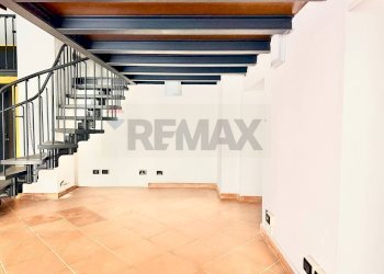 Scale - Commercial Premises Via Canalino
 
70/72, Modena - photo 8