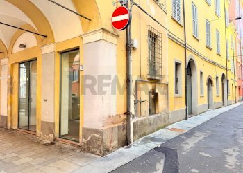Edificio all\'aperto - Commercial Premises Via Canalino
 
70/72, Modena - photo 19