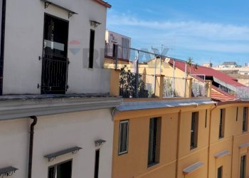 Edificio all\'aperto - One-room apartment corso Vittorio Emanuele
 
261, Palermo - photo 4