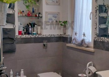 Bagno - One-room apartment corso Vittorio Emanuele
 
261, Palermo - photo 13