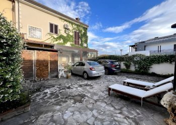 Casa all\'aperto - Casa semi indipendente via Aurelia
 
228, Viareggio - foto 26