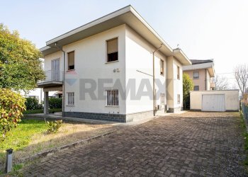 Casa all\'aperto - Villa Via giovanni XXIII
 
5, Torrile - foto 1