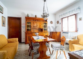Sala da pranzo - Villa Via giovanni XXIII
 
5, Torrile - foto 7