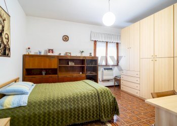 Camera / camera da letto - Villa Via giovanni XXIII
 
5, Torrile - foto 10