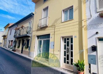 Foto 1 - Semi-detached house via Roma
 
11, Palmoli - photo 1