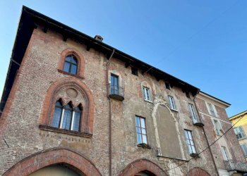 Facciata - Trilocale piazza della Vittoria, Pavia - foto 4