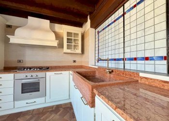 Cucina - Trilocale piazza della Vittoria, Pavia - foto 6