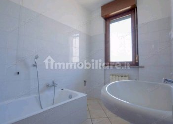 Bagno - Appartamento via Gaetano Donizetti, 23, Lainate - foto 5