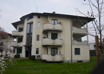 Facciata - Bilocale via Gaetano Donizetti, 23, Lainate - foto 1