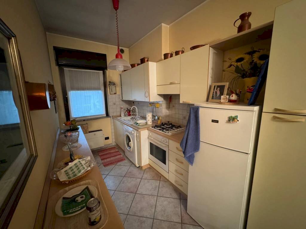 Cucina - Villa via Vittorio Arconti, 2, Gallarate - foto 2