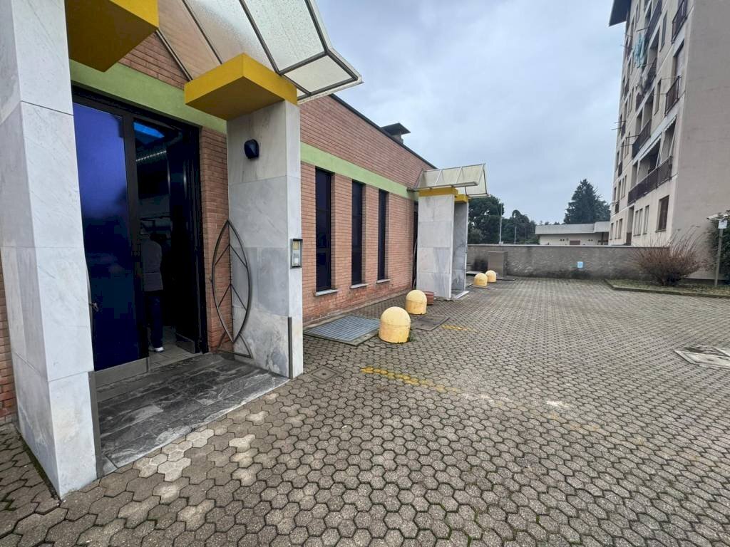 Cortile interno - Villa via Vittorio Arconti, 2, Gallarate - foto 3