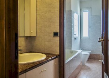 Bagno - Trilocale via Giacomo Quarenghi, 43, Milano (zona Gallaratese) - foto 17