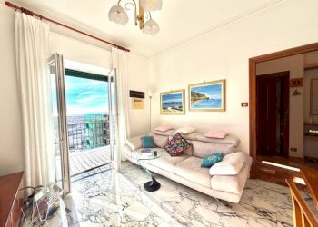 Salone - Appartamento via Coronata, Genova (zona Cornigliano) - foto 1