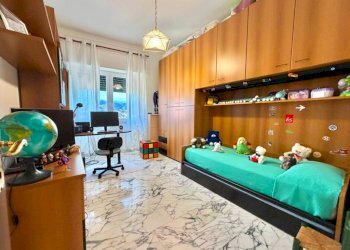 Camera da letto - Appartamento via Coronata, Genova (zona Cornigliano) - foto 9