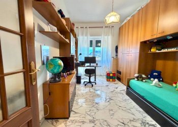 Camera da letto - Appartamento via Coronata, Genova (zona Cornigliano) - foto 10