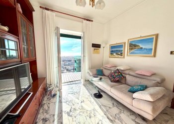 Salone - Appartamento via Coronata, Genova (zona Cornigliano) - foto 19