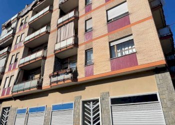 Facciata - Bilocale via Alessandrina Ravizza, 3, Torino (zona Rebaudengo) - foto 1