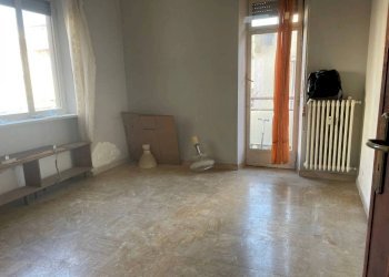 Soggiorno - Bilocale via Alessandrina Ravizza, 3, Torino (zona Rebaudengo) - foto 9