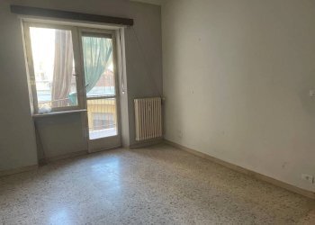 Camera da letto - Bilocale via Alessandrina Ravizza, 3, Torino (zona Rebaudengo) - foto 30