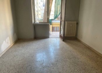 Camera da letto - Bilocale via Alessandrina Ravizza, 3, Torino (zona Rebaudengo) - foto 33