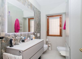 Bagno - Villa a Schiera via Giovanni Battista Gisleni, Roma - foto 15