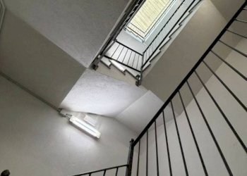 Interno palazzo - Box via Michele Schina, 23/A, Torino (zona San Donato) - foto 8