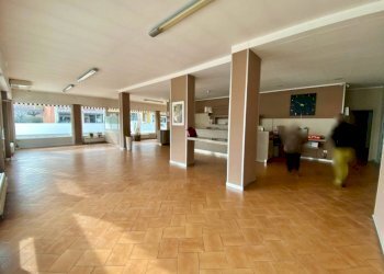 Interno non residenziale - Negozio via Iside Viana, 50, Candelo - foto 2