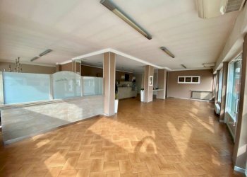 Interno non residenziale - Negozio via Iside Viana, 50, Candelo - foto 5