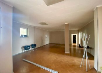 Interno non residenziale - Negozio via Iside Viana, 50, Candelo - foto 6