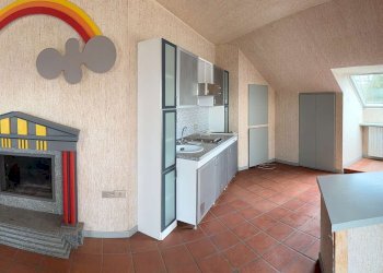 mansarda soggiorno pranzo_img_0702 - Casa indipendente strada PALAZZO BORELLO, 6, Montafia - foto 41