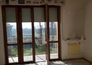 soggiorno - Quadrilocale via Bramante, frazione Santa Maria Della Croce, Crema - foto 5