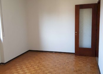 camera matrimoniale - Quadrilocale via Bramante, frazione Santa Maria Della Croce, Crema - foto 14