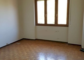 camera matrimoniale - Quadrilocale via Bramante, frazione Santa Maria Della Croce, Crema - foto 16