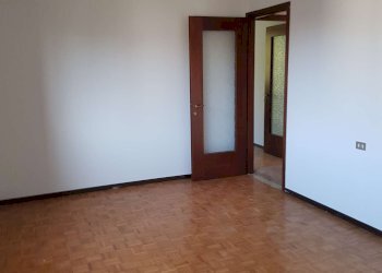 camera matrimoniale - Quadrilocale via Bramante, frazione Santa Maria Della Croce, Crema - foto 48