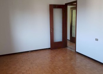 camera matrimoniale - Quadrilocale via Bramante, frazione Santa Maria Della Croce, Crema - foto 57