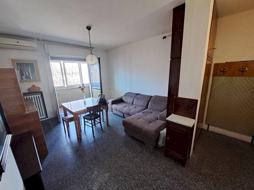 Soggiorno - Three-room apartment via Cogne, 7, Milano - photo 2