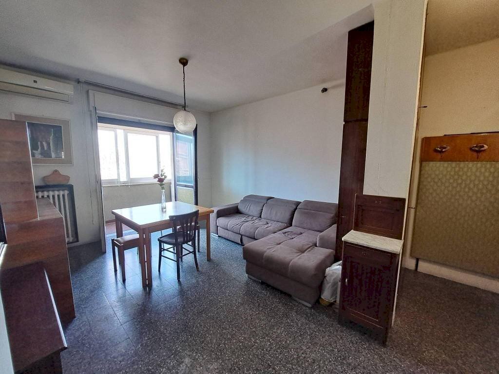 Soggiorno - Three-room apartment via Cogne, 7, Milano - photo 3