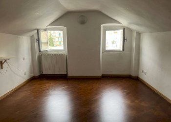 MANSARDA IN VENDITA GENOVA VOLTRI VIA PPROFUMO - Bilocale via Giacomo Profumo, 2-16, Genova (zona Voltri) - foto 1