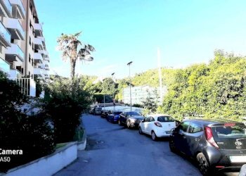 Trilocale viale Villa Gavotti, 52, Genova (zona Pegli) - foto 1